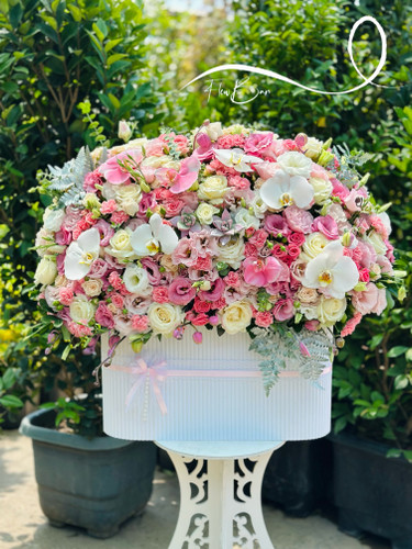 باکس گل صورتی لاکچری فلوبار