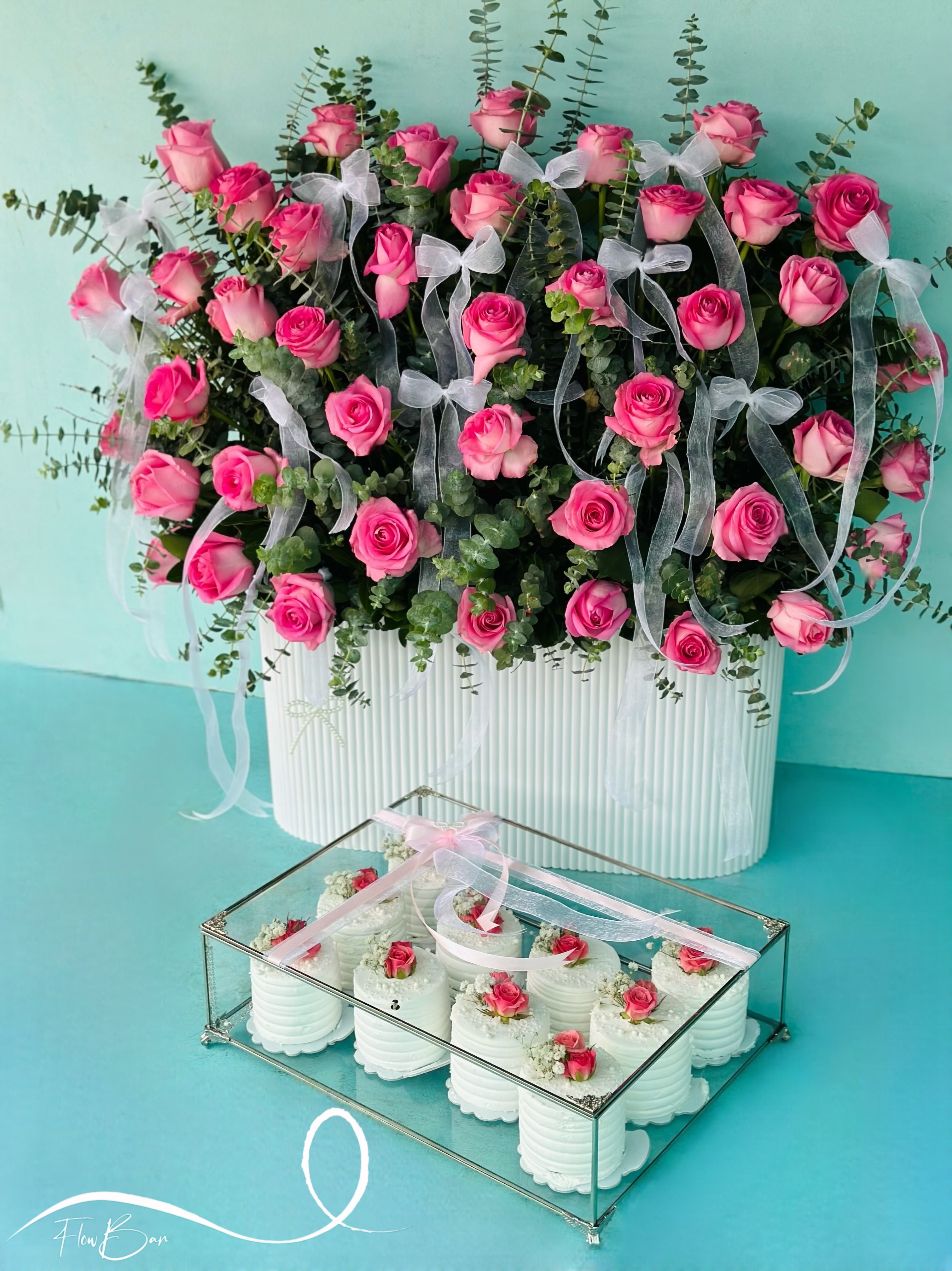 باکس گل و کاپ کیک خواستگاری صورتی فلوبار